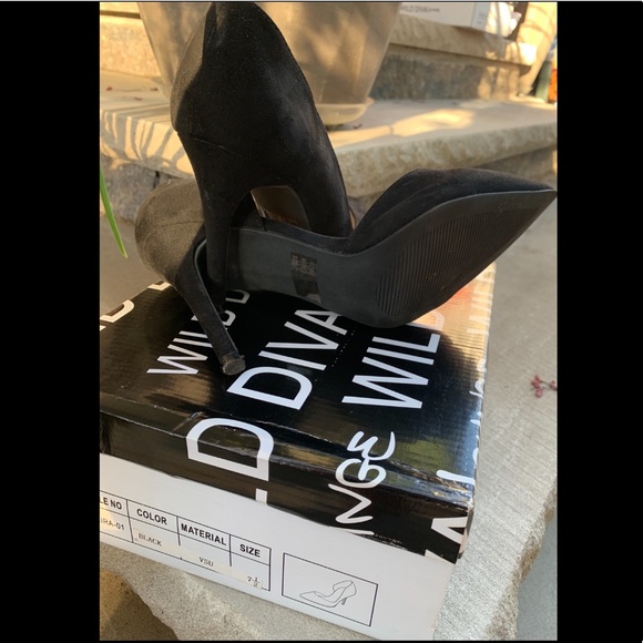 Black heels - Picture 4 of 4